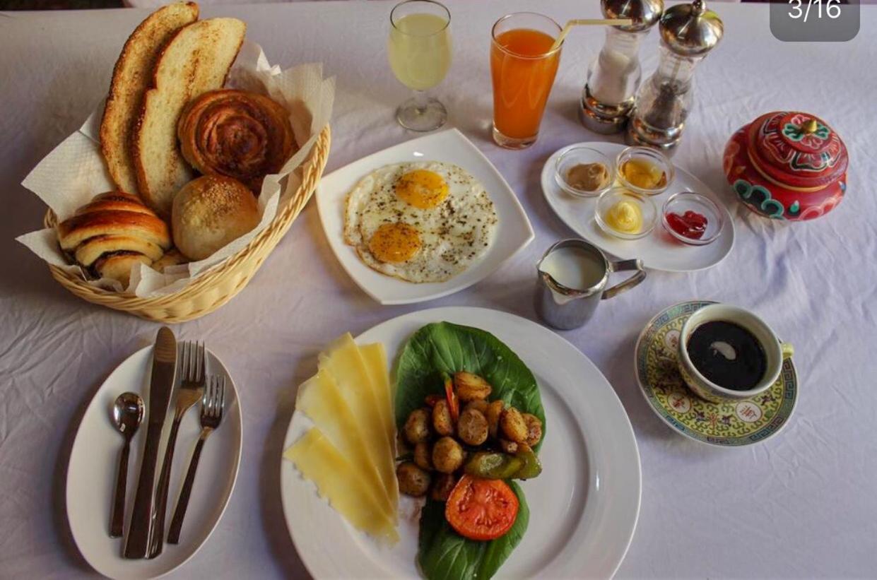 Kāgbeni Hotel Yac Donalds מראה חיצוני תמונה