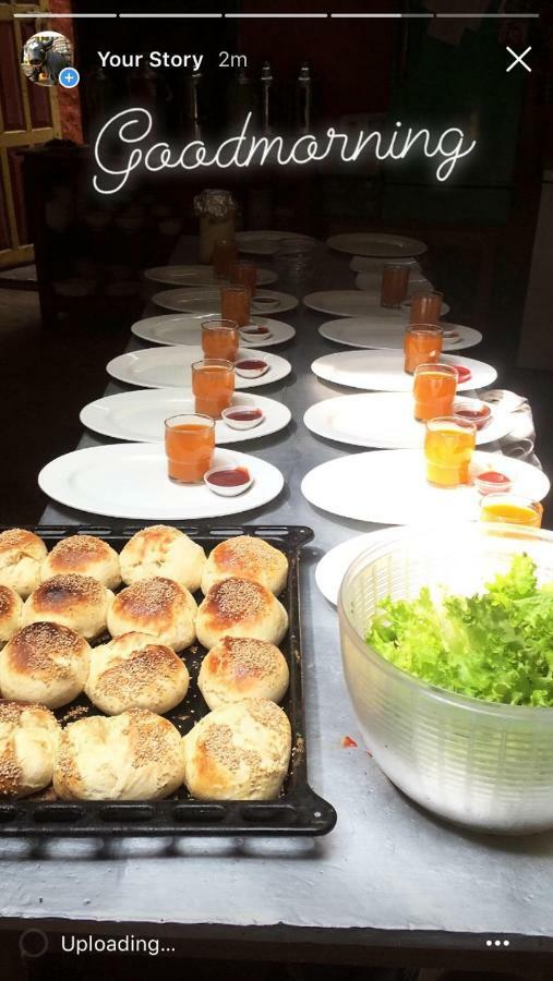 Kāgbeni Hotel Yac Donalds מראה חיצוני תמונה